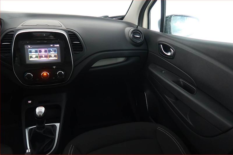 Renault Captur (2017) 1.2 TCe, Navi, Tempomat - fotka 8 z 19