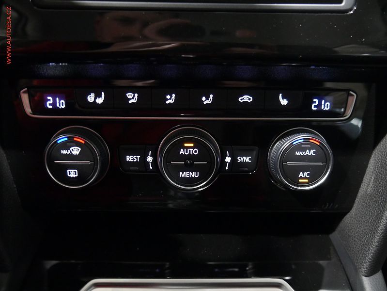 Volkswagen Passat (2015) 2.0Bi-TDi 4x4, ČR, DSG, LED - fotka 16 z 18