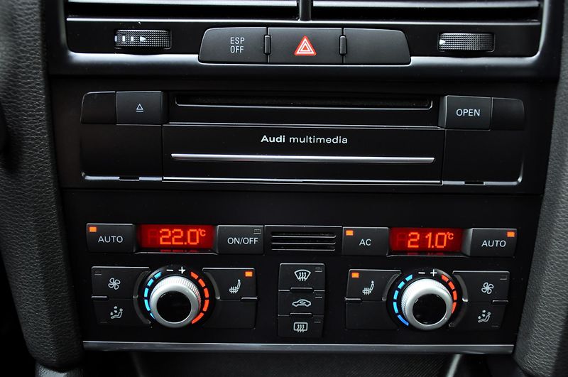 Audi Q7 (2010) 3.0 TDi V6 QUATTRO,XENONY,FACE - fotka 21 z 47