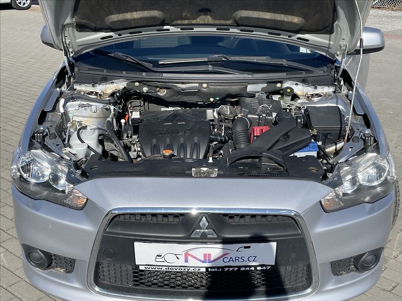 Mitsubishi Lancer 1,6 i 86kw Invite Klima Tažné - fotka 24 z 33