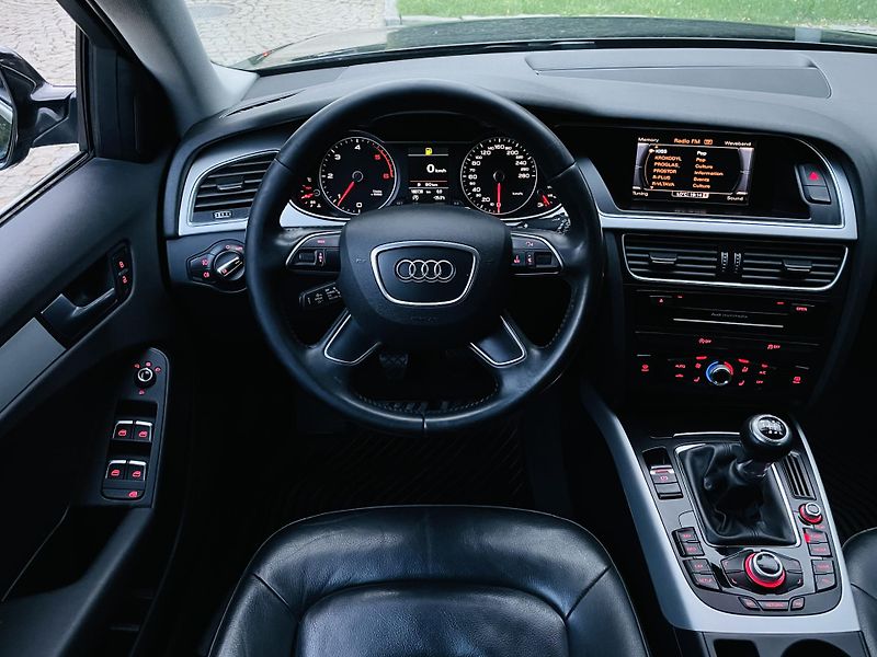 Audi A4 2.0TDI MAN 1MAJITEL VÝHŘEV LED - fotka 25 z 42