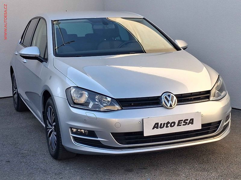 Volkswagen Golf (2016) 2.0 TDi, Allstar, DSG, navi - fotografie inzerátu