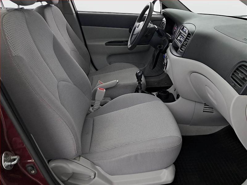 Hyundai Accent (2009) 1.4i, nová STK, Tažné - fotka 9 z 16