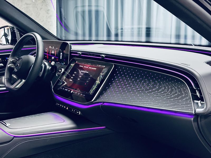 Mercedes-Benz Třídy E (2024) AMG*4M*AIR*ZÁR*NEZ.TOP*NAT.NAP - fotka 38 z 43