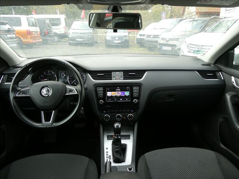 Škoda Octavia 1,4 TSi 110kW DSG, 2x Alu kola - fotka 27 z 42