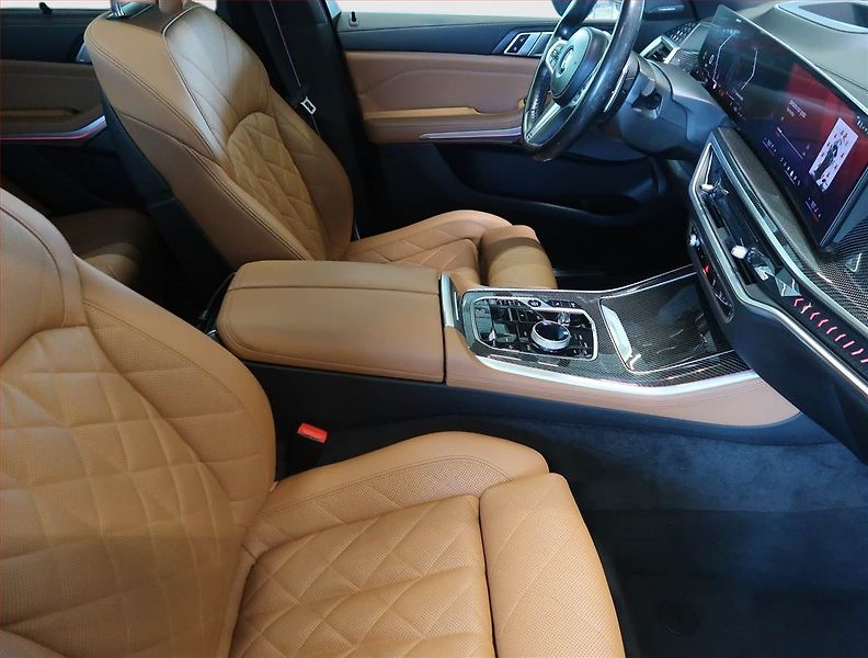 BMW X5 (2023) xDrive30d - fotka 9 z 14