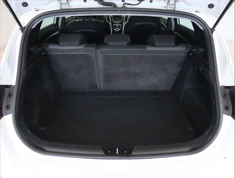 Hyundai i30 (2016) 1.4 CVVT, Tempomat - fotka 14 z 17