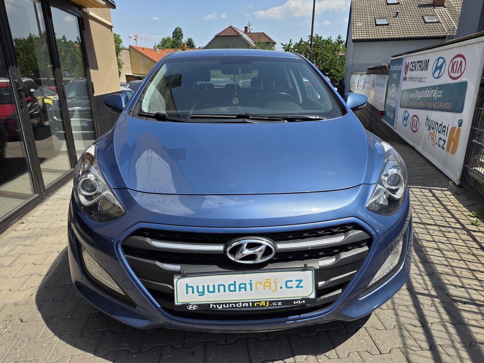 Hyundai i30 1.6-spotřeba cca 5l/100km