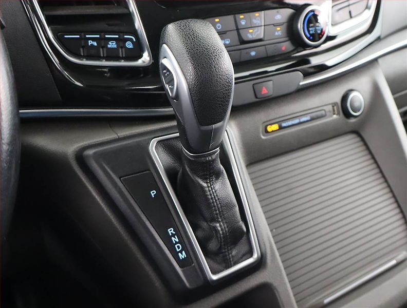 Ford Tourneo Custom (2020) Titanium 2.0 EcoBlue, ČR, DPH - fotka 13 z 20