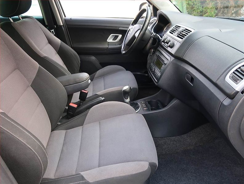 Škoda Fabia (2008) 1.2 12V, za skvělou cenu - fotka 9 z 17