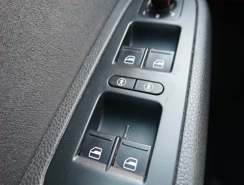 Volkswagen Sharan (2011) 2.0 TDI, Navi, Tempomat - fotka 13 z 13