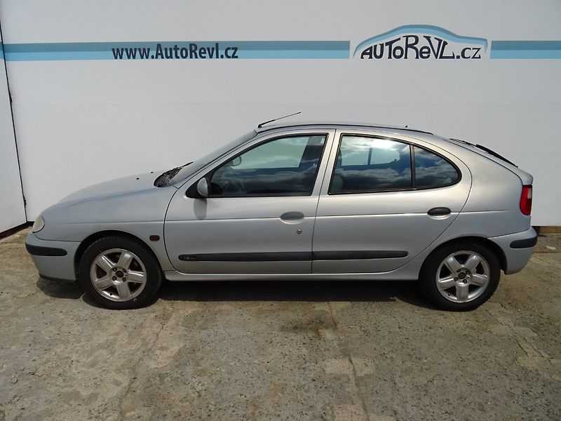 Renault Mégane (2002) 1.6i 16V,79kW,el.okna - fotka 6 z 18