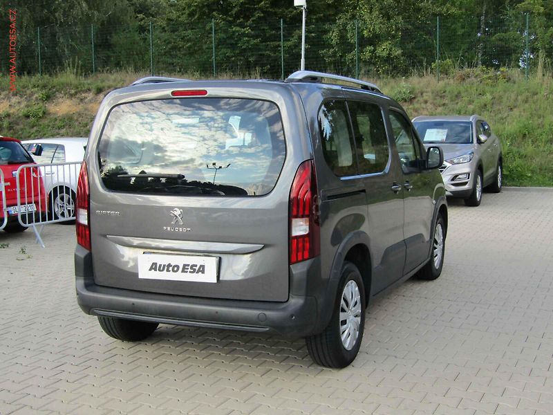 Peugeot Rifter (2020) 1.2T, 2.maj,ČR, Výhř.sed - fotka 4 z 18