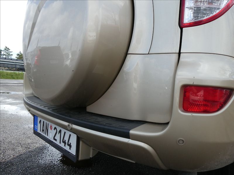 Toyota RAV4 2,2 D-4D 110kW 4x4,ČR,2.majite - fotka 9 z 40
