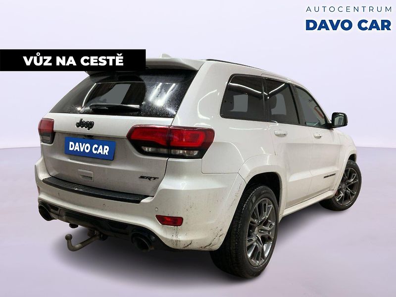 Jeep Grand Cherokee 6,4 V8 HEMI SRT Aut. 4x4 PANO - fotka 3 z 11
