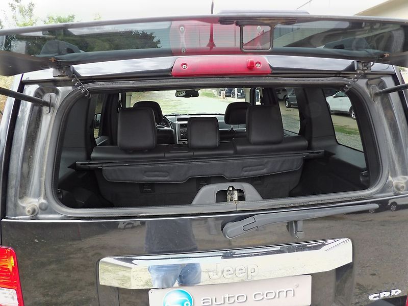 Jeep Cherokee 2.8CRD 130kW Limited Manuál - fotka 19 z 25