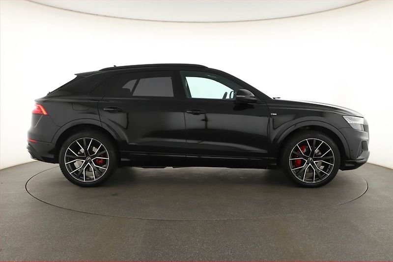 Audi Q8 (2022) 50 TDI - fotka 6 z 29