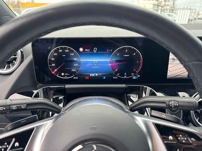 Mercedes-Benz GLA 200d 4MATIC - fotka 10 z 21