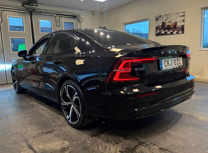 Volvo S60 Recharge T8 AWD 360k BLIS Kůže - fotka 3 z 26