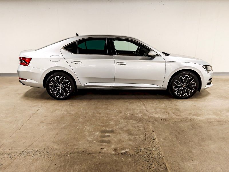 Škoda Superb (2024) iV 1.4 TSI 160 kW DSG L&K - fotka 27 z 31