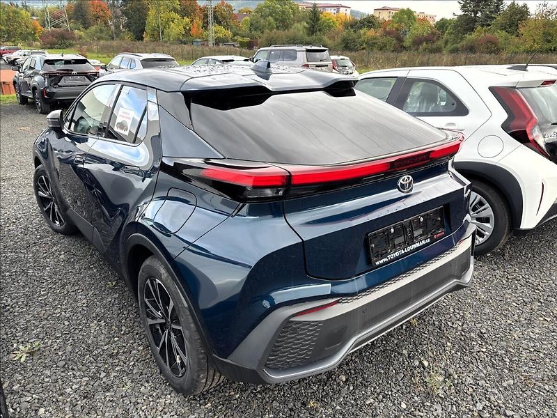 Toyota C-HR 1,8   Style HEV CVT - fotka 4 z 9