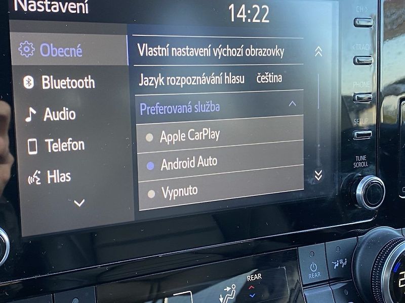 Toyota Highlander 2.5HSD, ČR-1m, Comfort, tažné - fotka 25 z 41