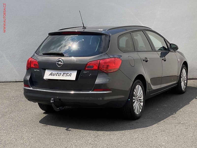Opel Astra (2013) 1.7 CDTi, AC, TZ, park.asist - fotka 4 z 16