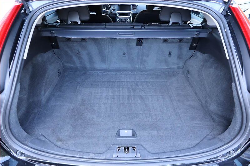 Volvo V60 (2015) D4 2.0, Automat, Serv.kniha - fotka 14 z 23