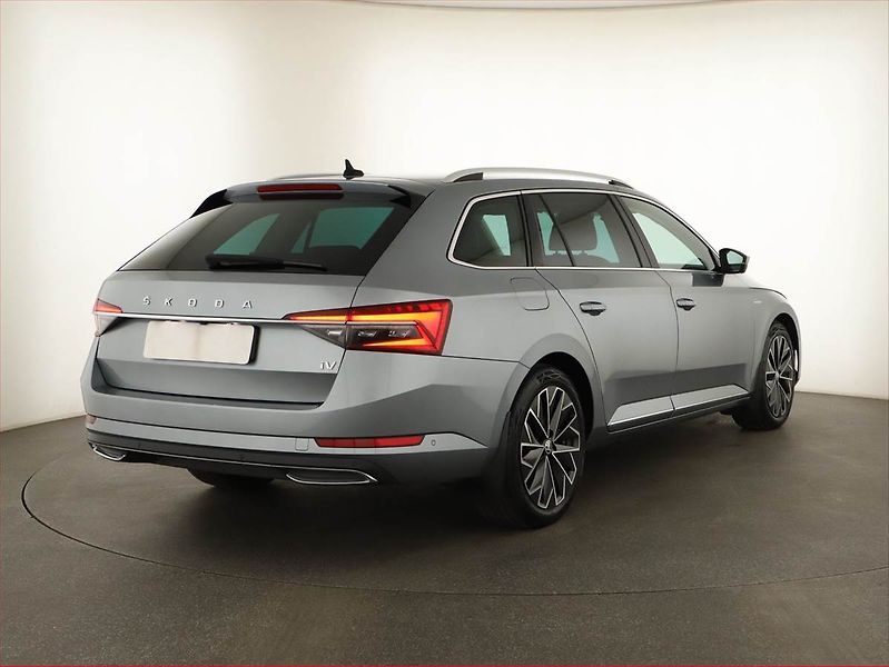 Škoda Superb (2020) Laurin&Klement iV 1.4 TSI PHEV - fotka 5 z 22