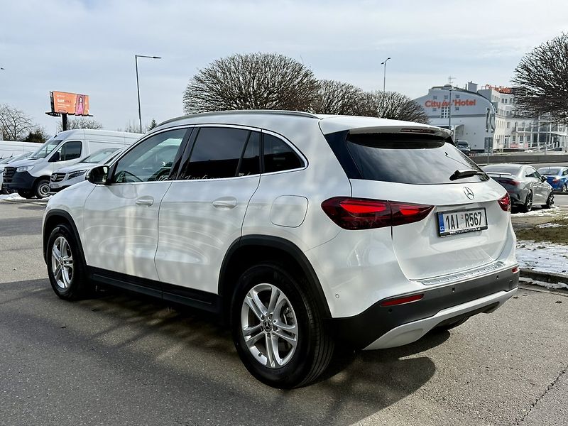 Mercedes-Benz GLA (2025) 220 4MATIC - fotka 6 z 40