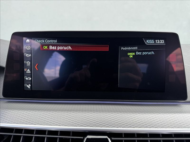 BMW Řada 5 3,0 530d xDrive Mpaket původČR - fotka 34 z 50