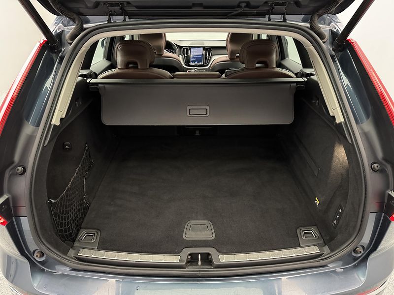 Volvo XC60 D5 AWD INSCRIPTION AUT CZ - fotka 5 z 42