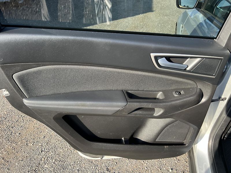 Ford S-MAX 2.0TDCi,140kw,AWD,4x4 - fotka 20 z 44