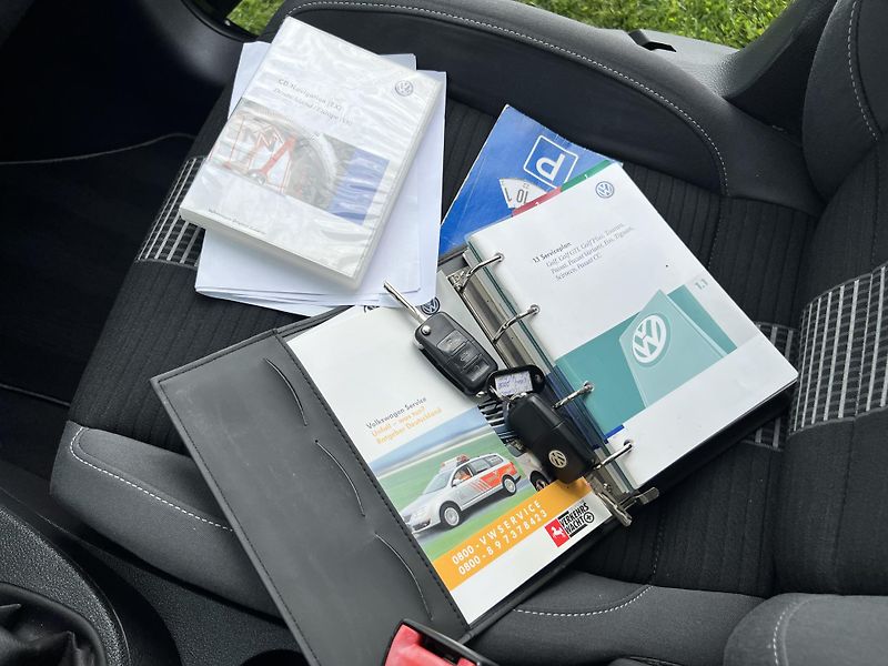 Volkswagen Touran 1.6 MPI 75KW,7MÍST,DIGI,NAVI - fotka 44 z 46