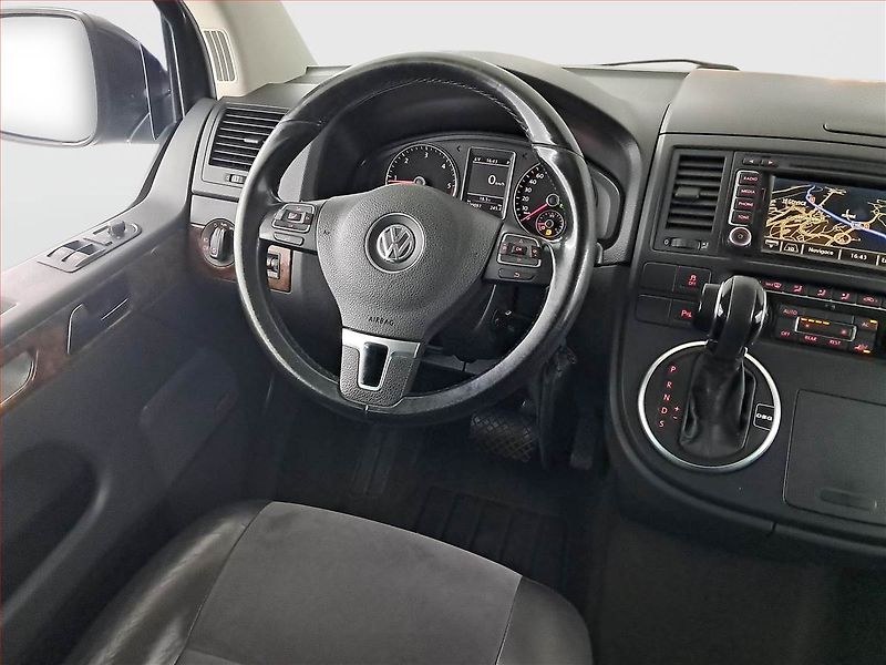 Volkswagen Multivan (2010) Highline 2.0 TDI 4Motion - fotka 7 z 19