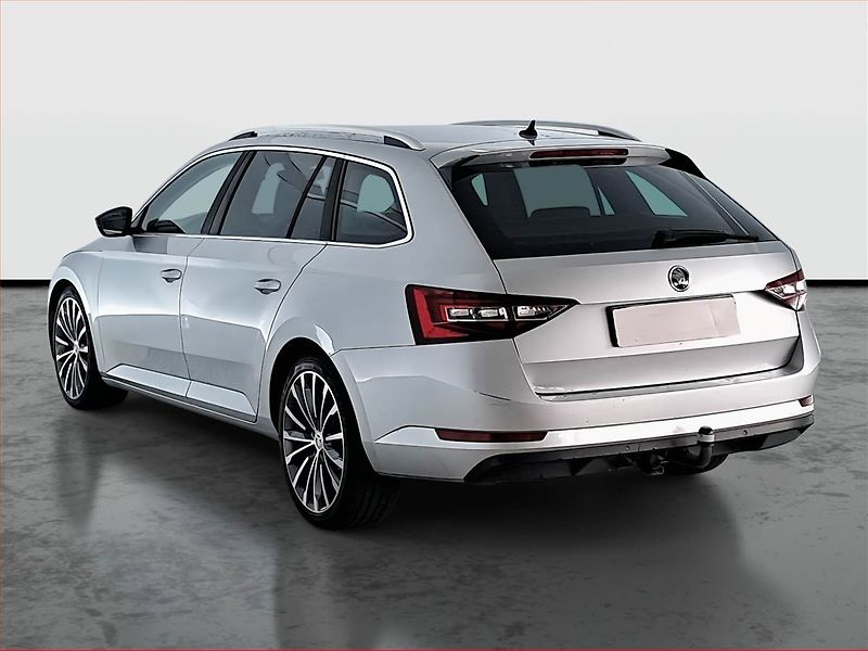 Škoda Superb (2016) 2.0 TDI, Navi, Bi-Xenony - fotka 4 z 17