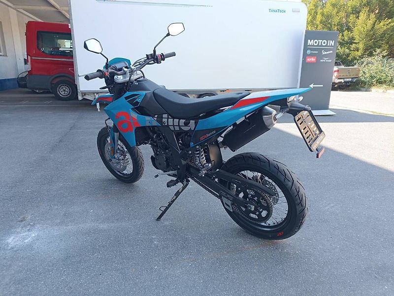 Aprilia SX 125 (2026) Tarantula Blue - fotka 5 z 10