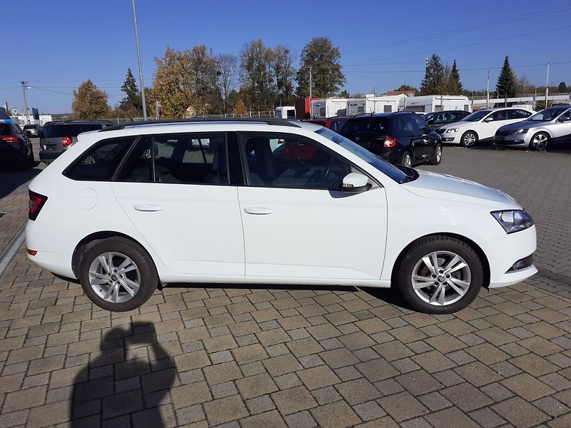 Škoda Fabia (2019) KOMBI 1.0 MPI ČR - fotka 3 z 26