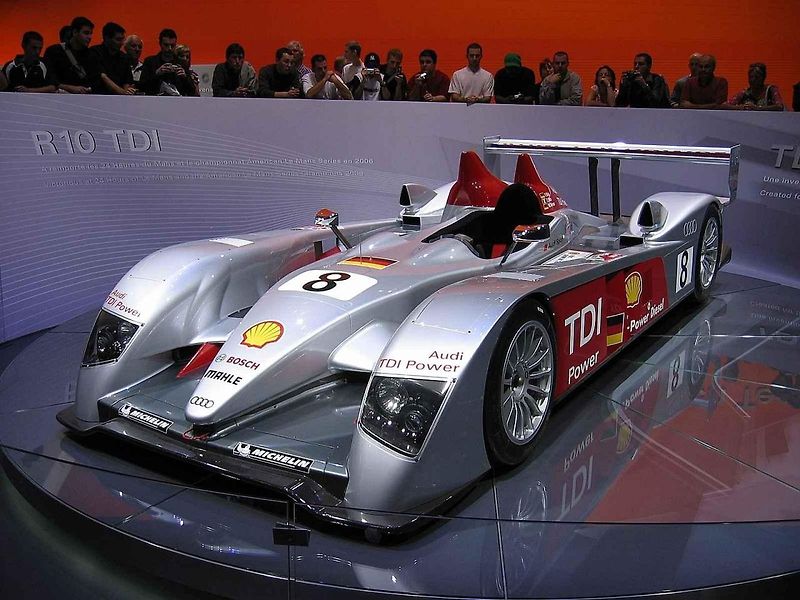 Závod v roce 2006 znamenal první vítězství v Le Mans pro sportovní vůz s naftovým motorem , kterým bylo Audi R10 TDI.