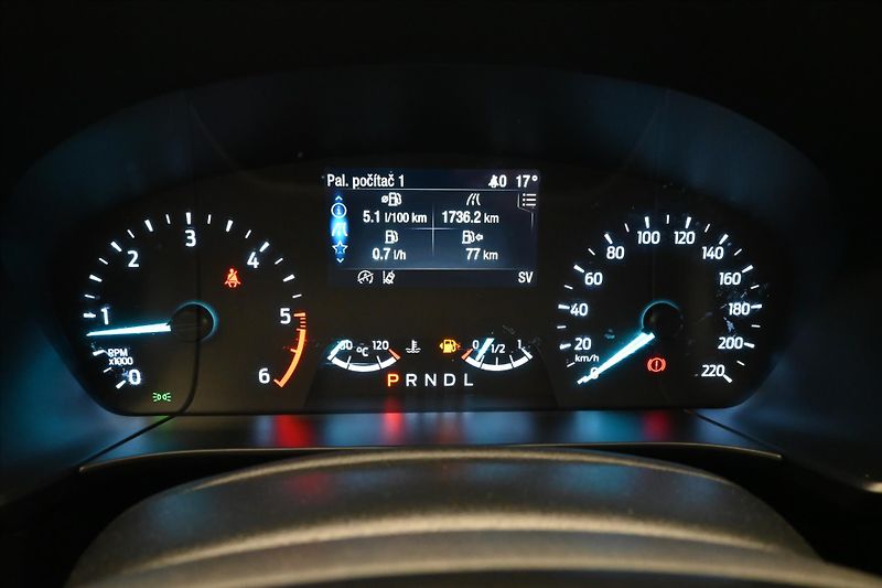 Ford Kuga 1,5 EcoBlue 88 kW AT8 Trend Zá - fotka 16 z 28