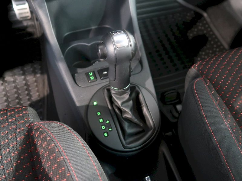 Škoda Fabia (2011) RS 1.4TSI 132KW DSG - fotka 21 z 25