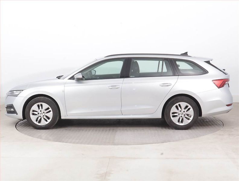 Škoda Octavia (2022) Ambition 2.0 TDI, ČR,1.maj - fotka 3 z 15