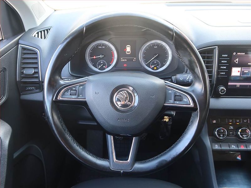 Škoda Karoq (2019) Style 1.0 TSI, Navi, Tempomat - fotka 17 z 17