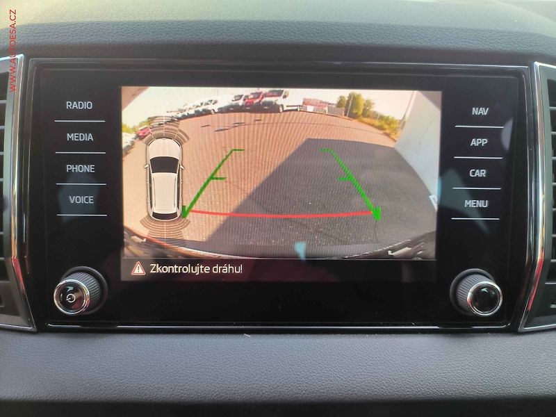 Škoda Karoq (2020) 1.5 TSi, Drive, LED, kamera - fotka 14 z 23