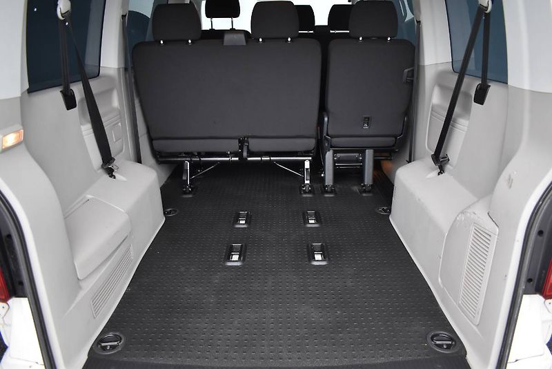 Volkswagen Caravelle (2019) 2.0TDI 84kW - fotka 15 z 20