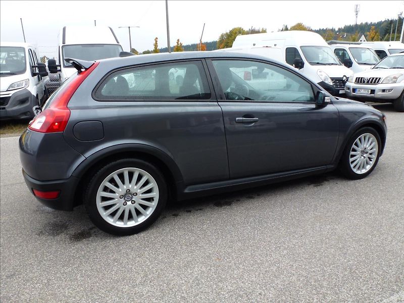 Volvo C30 2,0 i 16V Titanium Grey - fotka 9 z 62