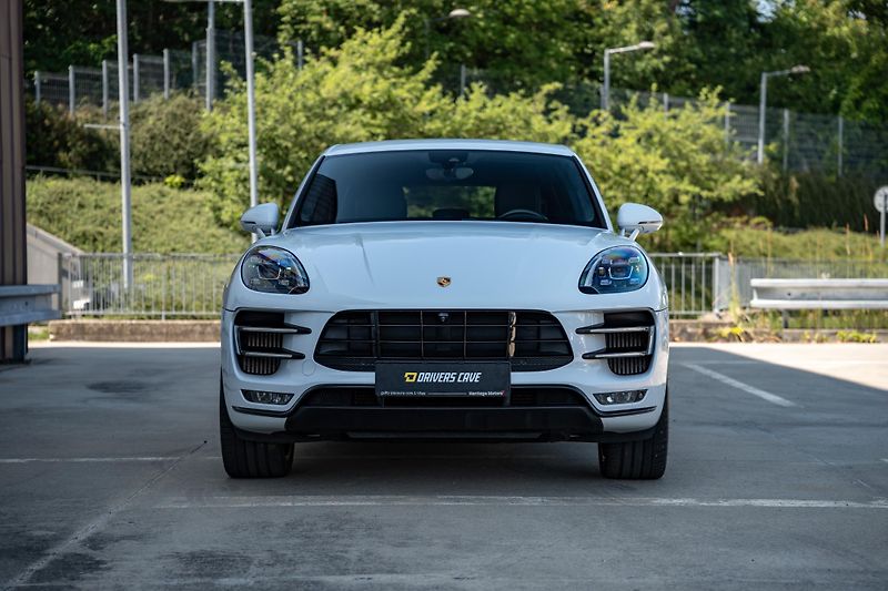 Porsche Macan (2018)  3.6 Turbo Performance & Black - fotka 3 z 21
