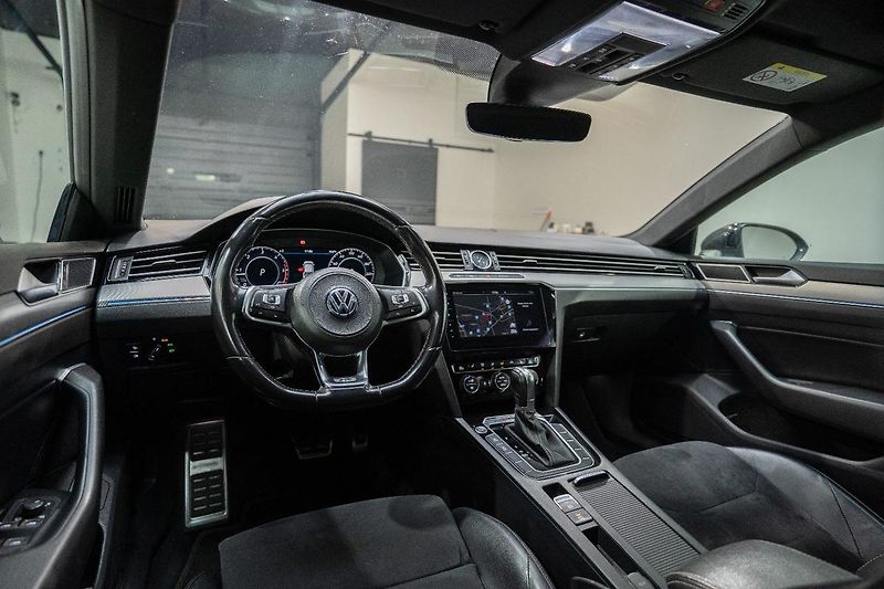 Volkswagen Arteon 2.0 TDI R-Line 140 kW - fotka 9 z 34