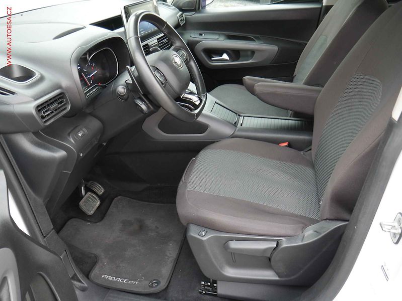 Toyota ProAce City Verso (2023) 1.2T, 1.maj,ČR, Family, AT - fotka 9 z 19