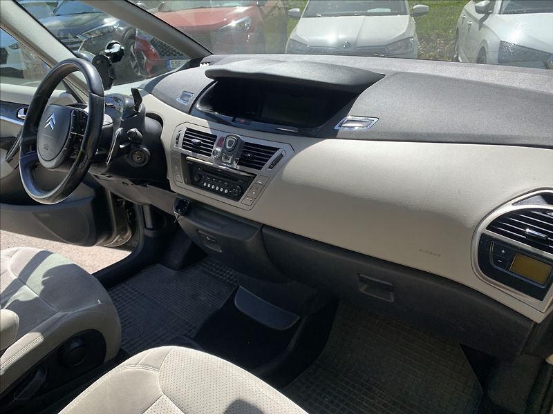Citroën C4 Picasso 1,6 HDI AUTOMAT,EXCLUSIV,7.MÍS - fotka 11 z 21